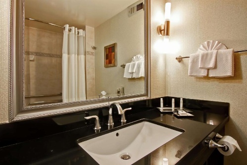 DoubleTree By Hilton Hotel Pleasanton At The Club image 12