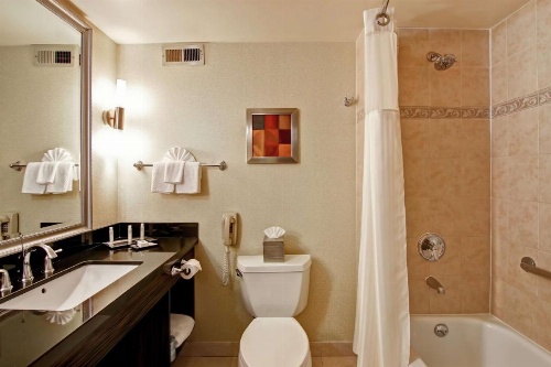 DoubleTree By Hilton Hotel Pleasanton At The Club image 13