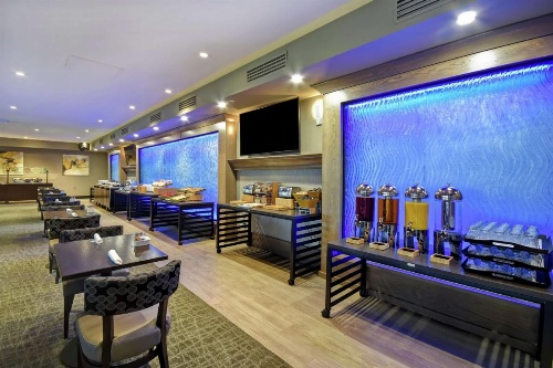 DoubleTree By Hilton Hotel Pleasanton At The Club image 20