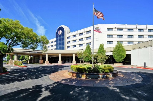 DoubleTree By Hilton Hotel Pleasanton At The Club image 29