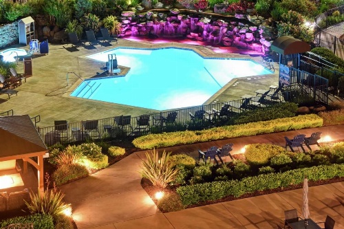 DoubleTree By Hilton Hotel Pleasanton At The Club image 30