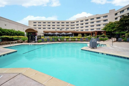 DoubleTree By Hilton Hotel Pleasanton At The Club image 32