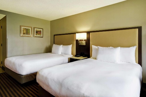 DoubleTree By Hilton Hotel Pleasanton At The Club image 4