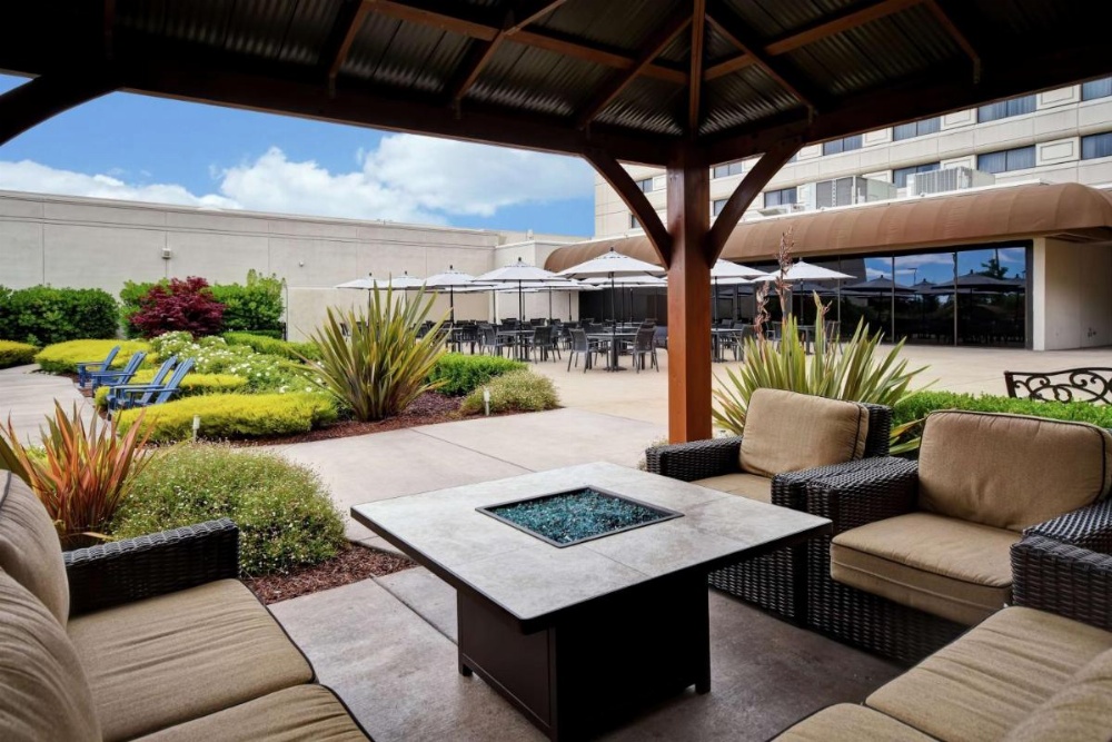 DoubleTree By Hilton Hotel Pleasanton At The Club Image 42