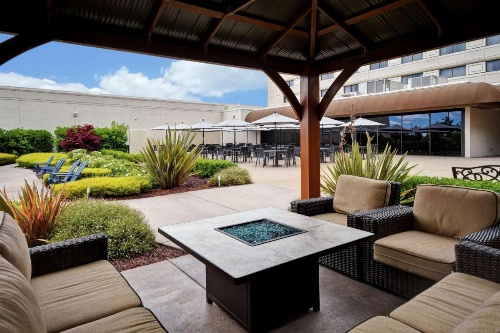 DoubleTree By Hilton Hotel Pleasanton At The Club image 42