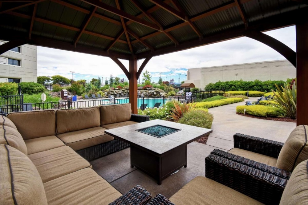 DoubleTree By Hilton Hotel Pleasanton At The Club Image 45