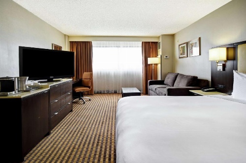 DoubleTree By Hilton Hotel Pleasanton At The Club image 5